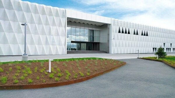 Equinix MT2 International Business Exchange (IBX) in Montreal, Canada