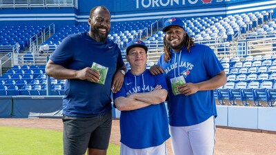 A&W Canada teamed up with the legendary baseball father-son duo: Blue Jays’, Vladimir Guerrero Jr., and his father, Vladimir Guerrero Sr., MLB Hall of Famer. (CNW Group/A&W Food Services of Canada Inc.)
