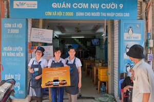 Lalamove Vietnam accompanies the Lotus Foundation to bring "Happy &amp; Smile Rice Restaurant" to thousands of disadvantaged people and driver partners.