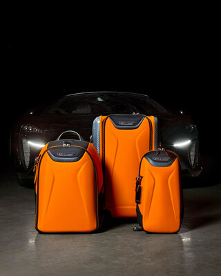 (Da esquerda para a direita) mochila  Velocity, Torque Sling, bagagem de mão expansível, com 4 rodas para aéreo internacional.