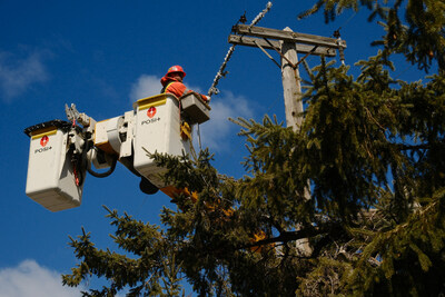 Hydro Ottawa crews working to restore power (CNW Group/Hydro Ottawa Holding Inc.)