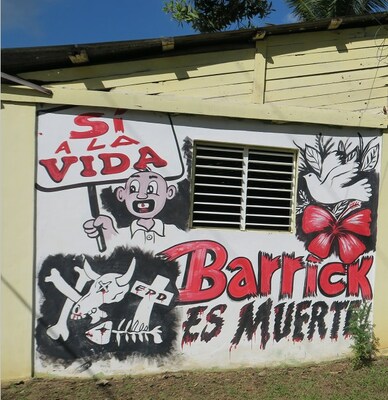 A community mural near Barrick Gold's Pueblo Viejo mine in the Dominican Republic. (CNW Group/MiningWatch Canada)
