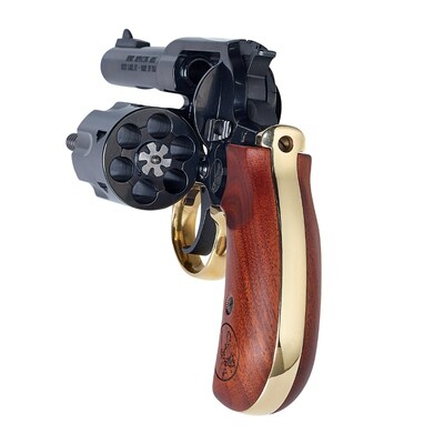 The Henry Big Boy Revolver borrows design cues from much of Henry Repeating Arms’ product catalog, like genuine American walnut grip panels, polished blued steel, and polished hardened brass.