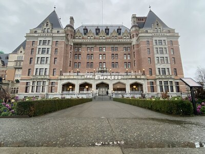 Exterior of the Fairmont Empress hotel (CNW Group/Unifor)