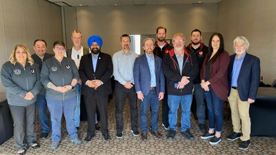 Unifor Coast Mountain Bus Company Bargaining Committee (CNW Group/Unifor)