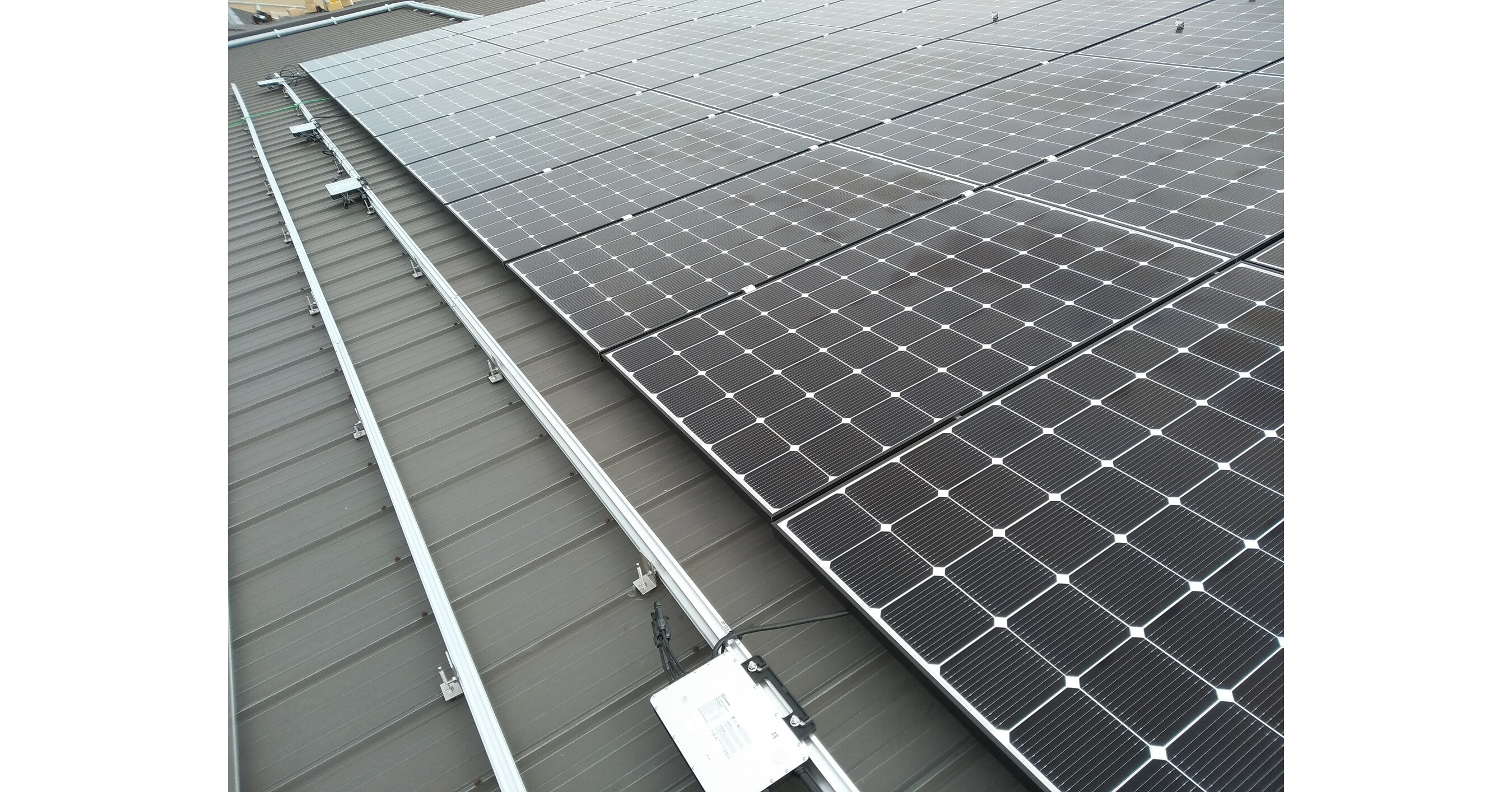 Hoymiles ayuda a los clientes a potenciar el rendimiento energético con los nuevos microinversores trifásicos 4 en 1 Hoymiles ayuda a los clientes a potenciar el rendimiento energético con los nuevos microinversores trifásicos 4 en 1