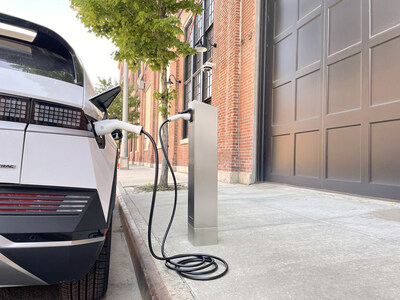 Hyundai CRADLE and itselectric Partner to Deploy Curbside Chargers for Electric Vehicles in New York City