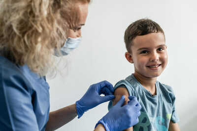In Krakw, Poland, 6-year-old Mykyta receives his immunizations. (CNW Group/UNICEF Canada)