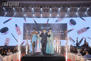 LORD &amp; BERRY se positionne sur le devant de la scène de l'industrie chinoise du maquillage avec sa première cérémonie de marque en Chine