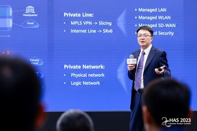 Qiu Yuefeng, vice-presidente da linha de produtos de transmissão de dados da Huawei (PRNewsfoto/Huawei)