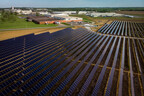 在地球日到来之前，Stanley Black &德克尔与卡斯蒂略工程公司和RPG能源公司合作，推出首个私人资助的100%可再生能源太阳能项目