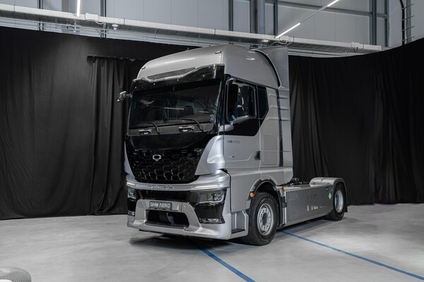 QUANTRON QHM FCEV AERO hydrogen-electric heavy-duty truck