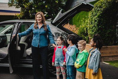 Kelley Blue Book teamed up with iconic American actress and comedian Ana Gasteyer to share real-world family reviews from four kid experts.