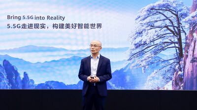 Gan Bin delivering the keynote speech, titled "Bringing 5.5G into Reality"