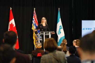 Kirsten de Bruijn, WestJet Executive Vice-President, Cargo (CNW Group/WESTJET, an Alberta Partnership)