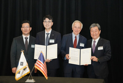 (From left) Lim In-Taek, Head of health and medical policy at the Ministry of Health and Welfare, Jeon Sengho, CEO of Daewoong Pharmaceutical, Mark Fishman, co-founder of Additum Bio, and Cha SoonDo, Head of the Korea Health Industry Development Institute