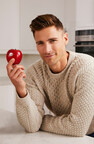 Envy™ Apples Teams up with Hallmark Actor Andrew Walker to Help Create An Apple-solutely Memorable Mother's Day