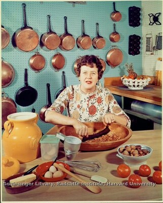 Julia Child in her Cambridge kitchen, chopping almonds. 1963
Photographer unknown. The Schlesinger Library, Harvard Radcliffe Institute, Harvard University Harvard University, Schlesinger Library on the History of Women in America