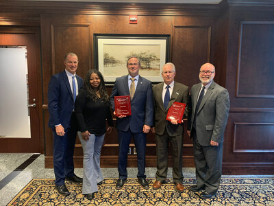 Representatives from the SBA present Comerica the award for Michigan District Officer Lender of the Year and Top 10 Lender. Pictured (L-R) are: Comerica Bank Michigan Market President Steve Davis, U.S. Small Business Administration Michigan District Office Lender Relations Specialist Latifa Bradwell, Comerica Bank Vice President SBA Lending Doug Adams, Comerica Bank Vice President SBA Alternate National Manager Troy King, and U.S. Small Business Administration Michigan District Office Lender Rel