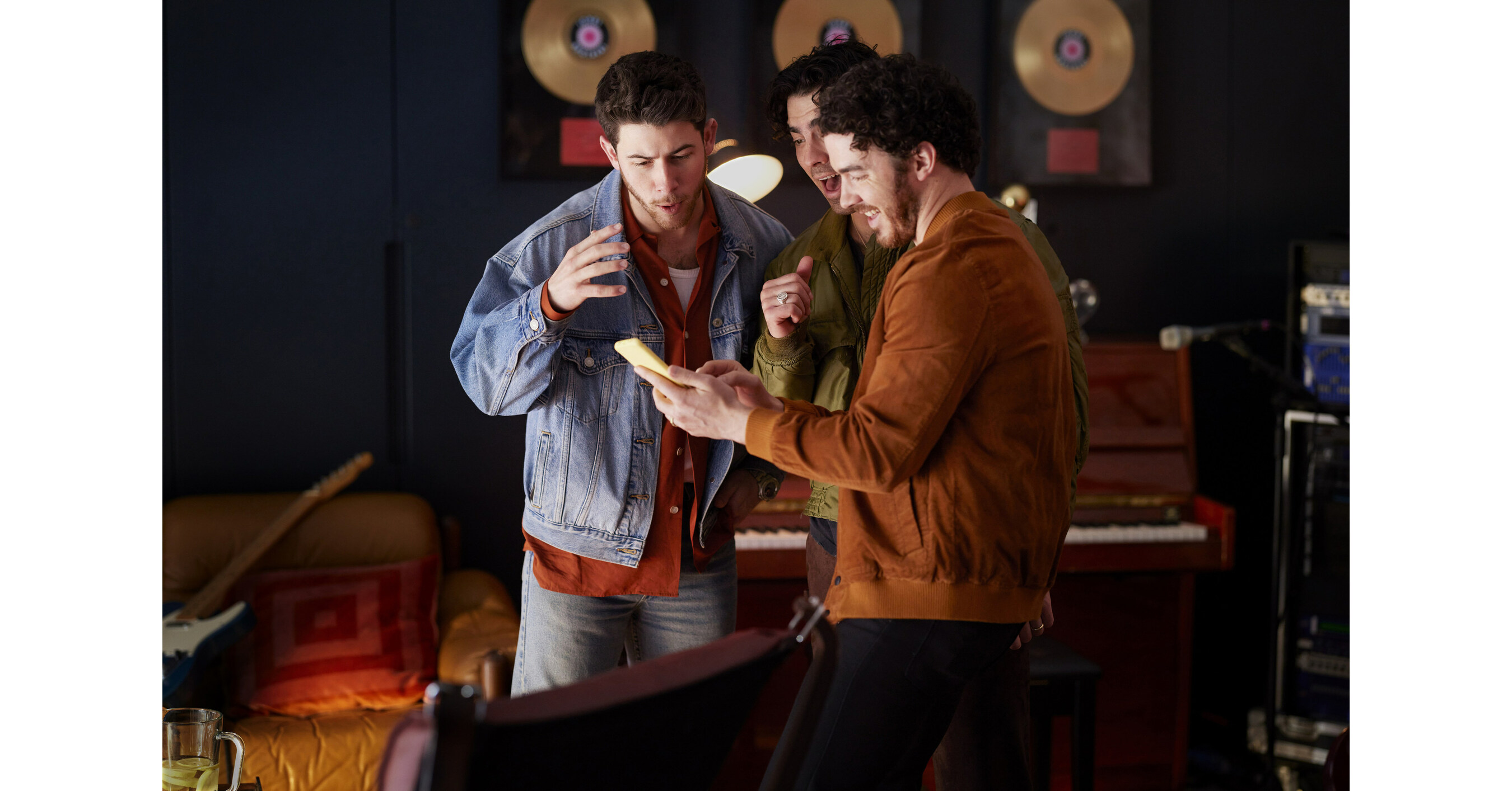 Candy Crush Saga and Jonas Brothers team up to drop exclusive tracks in the mobile game 24hours