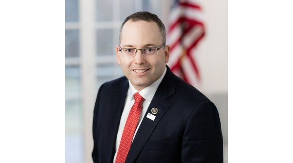 Everett Stern to release new allegations regarding the former top FBI official Charles McGonigal - Vimarsana News