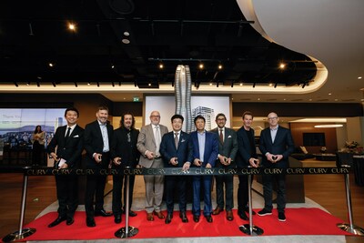 From left to right: Jacky Chan, BakerWest, Doug Mcfarlane, ITC Construction Group, Andrés Escobar, L’Atelier Bespoke Masterpiece, Mike Beg, Real Estate Finance, BMO, Mr. Kheng Ly, Brivia Group, Mr. Xuexin Liu, Henson Group, Pehlaj Malhotra, HSBC Bank Canada, Tom Wright, WKK Architects, Gwyn Vose, Acardis (CNW Group/Brivia Group)