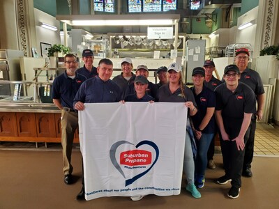 Representatives from Suburban Propane served hot meals at Samaritan Center as part of the company’s SuburbanCares initiative. In addition to volunteering for the day, Suburban Propane also donated funding to provide hundreds of hot meals and essential supplies.  (Photo courtesy of Suburban Propane).