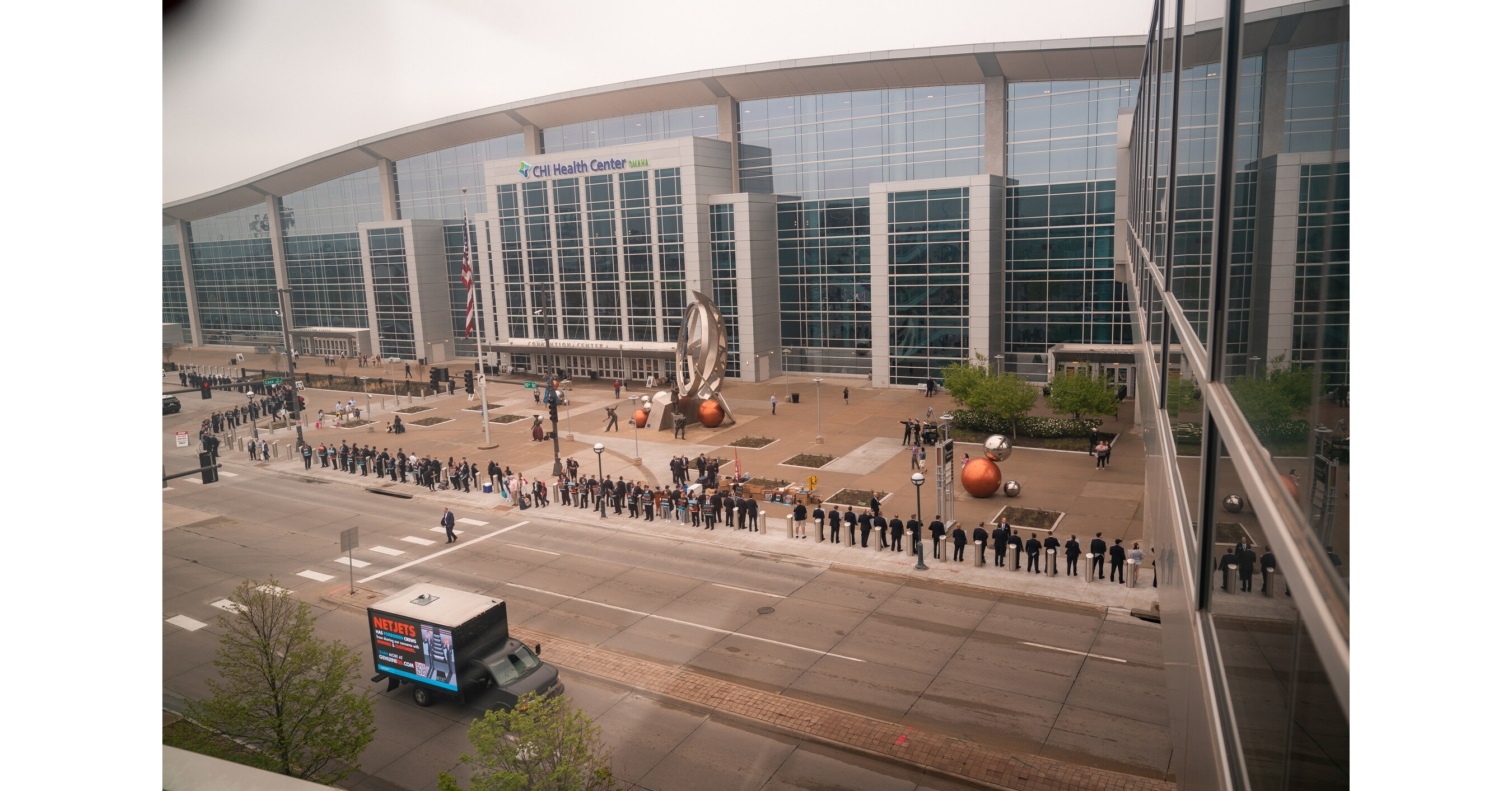 NJASAP HOSTS LARGEST PICKET IN NETJETS HISTORY