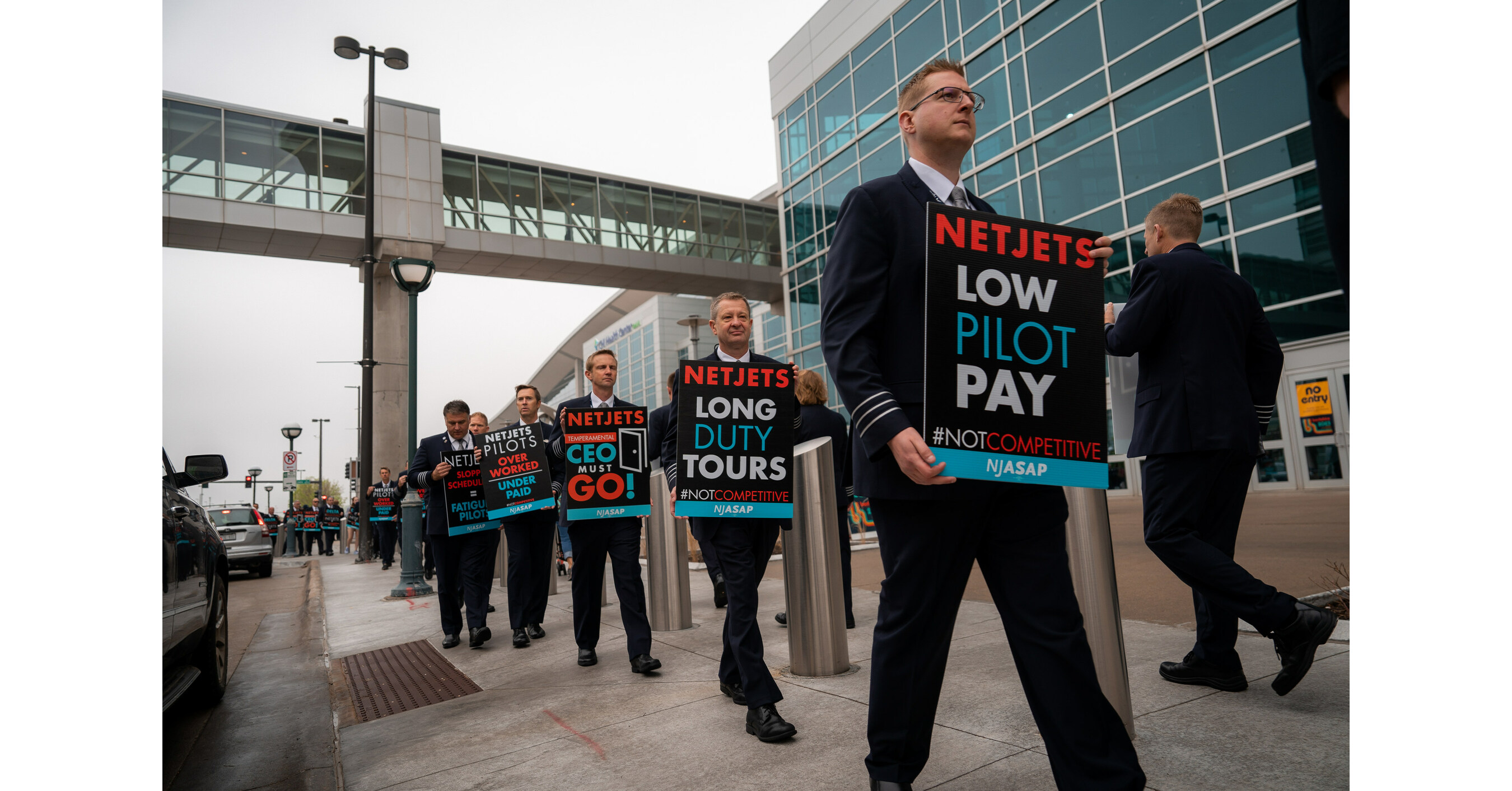 NJASAP HOSTS LARGEST PICKET IN NETJETS HISTORY