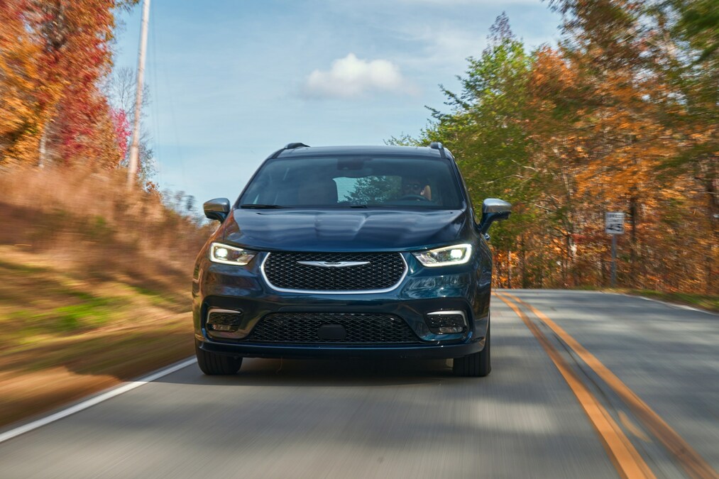 Chrysler Brand Prepares to Light Up Electrify Expo Long Beach - Vimarsana News