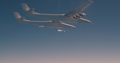 Stratolaunch successfully releases the Talon-0 (TA-0) separation test vehicle from its Roc air launch platform on May 13, 2023. Credit: Stratolaunch / Ethan Wagner