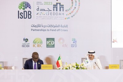 His Excellency Dr. Muhammad Al Jasser, Chairman of the Islamic Development Bank (IsDB) Group, and Romuald Wadagni, minister of economy and finance of Benin at the closing press conference of the 2023 IsDB Group Annual Meetings
