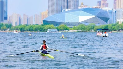 O 7º Campeonato Universitário de Remo da China é inaugurado em Shenyang, Noroeste da China em 12 de maio. (PRNewsfoto/Xinhua Silk Road)