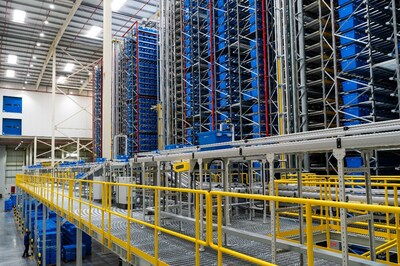 SSI SCHAEFER and Brands for Less have implemented the first automated Roaming Shuttle in their Dubai distribution center facility. The 6,000 sqm facility now features a state-of-the-art VNA selective storage system, revolutionizing the retail logistics industry with improvements in efficiency, storage optimization, and cost reduction.