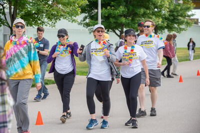 Participants make their way around the track at Relay For Life in 2022. (CNW Group/Canadian Cancer Society (National Office))