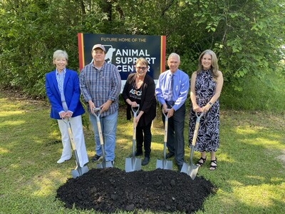 Starkville Mayor Lynn Spruill, Oktibbeha County Humane Society Board Members, ASPCA's Lou Guyton, and Mississippi State University's Dr. Phil Bushby breaking ground on the new OCHS Animal Support Center by the ASPCA in Starkville, MS.