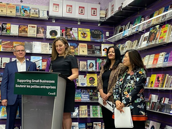 From left to right: CFIB President Dan Kelly, Deputy Prime Minister Chrystia Freeland, Member of Parliament for Brampton South, Sonia Sidhu and Minister of International Trade, Export Promotion, Small Business and Economic Development, Mary Ng. (CNW Group/Canadian Federation of Independent Business)