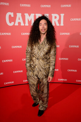No star-studded event would be complete without viral celebrity content creator and Red Carpet regular, Cole Walliser, who bought his GLAMbot to Campari’s Discover Red event.