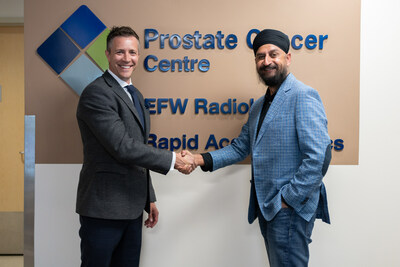 Jeff Davison CEO Prostate Cancer Center shaking hands with Dr. Anmol Kapoor CEO & Founder BioAro inc. (CNW Group/BioAro)