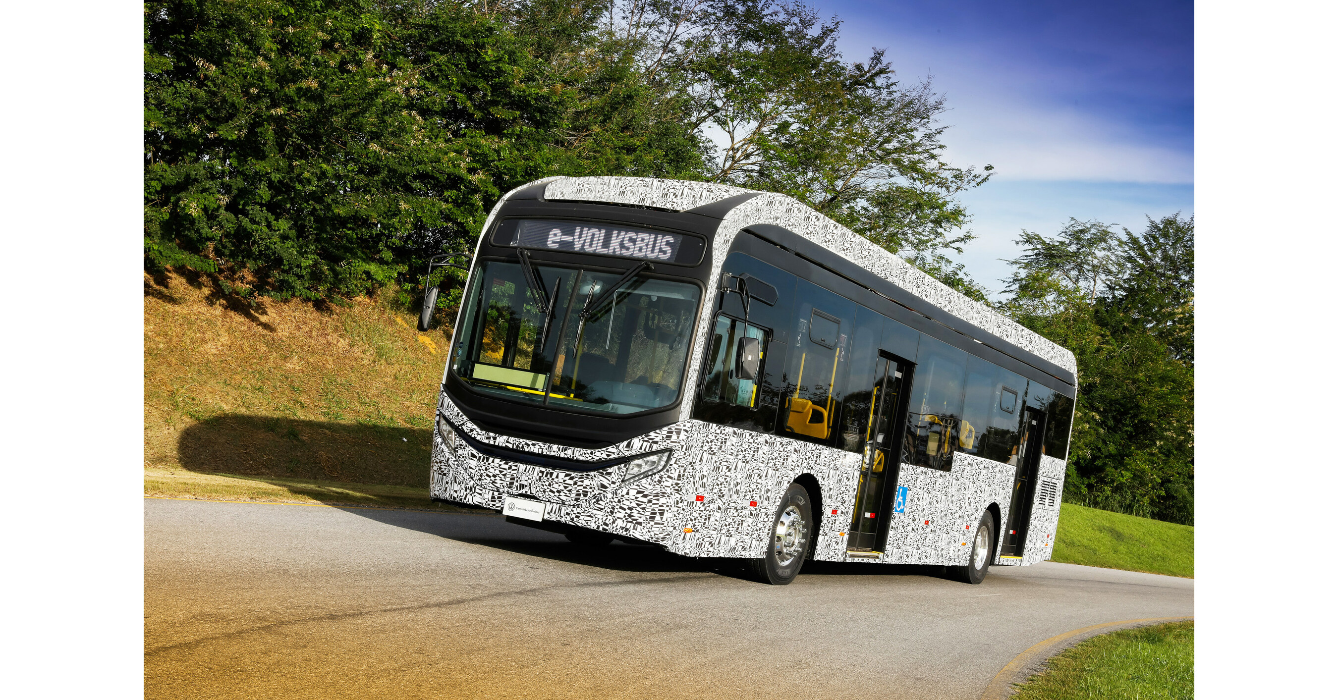 Mercado encomenda 500 novos &ocirc;nibus VW e montadora revela primeiro prot&oacute;tipo de chassi el&eacute;trico