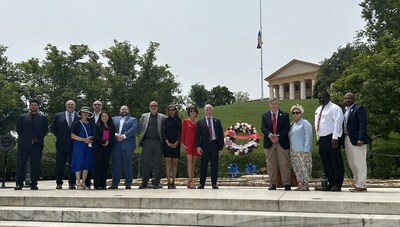 Representatives from Suburban Propane and Historic Tours of America participated in a wreath laying ceremony at the President John F. Kennedy Gravesite at Arlington National Cemetery to honor the memory of the nation’s fallen heroes.