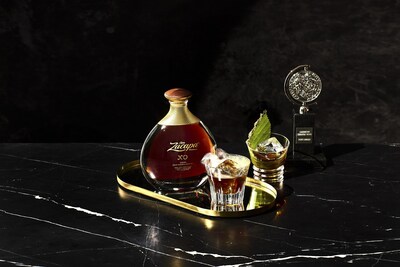 The XO on a Cloud and Zacapa Gold Fashioned - two original Zacapa XO cocktails presented in exquisite Baccarat crystal that will be served at the 2023 Tony Awards