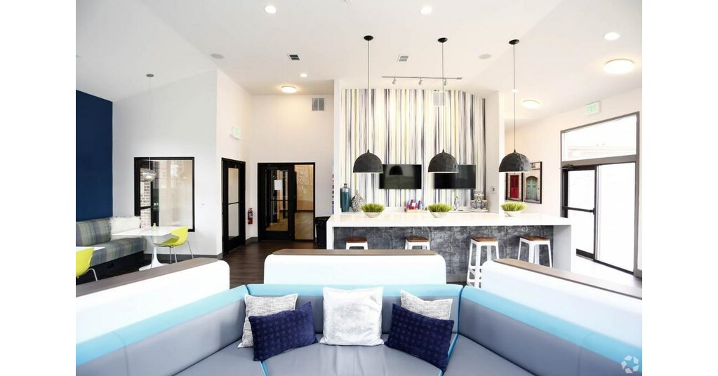 Muinzer Acquires 1,134 Bed Student-Housing Community, Expands Investment Goals