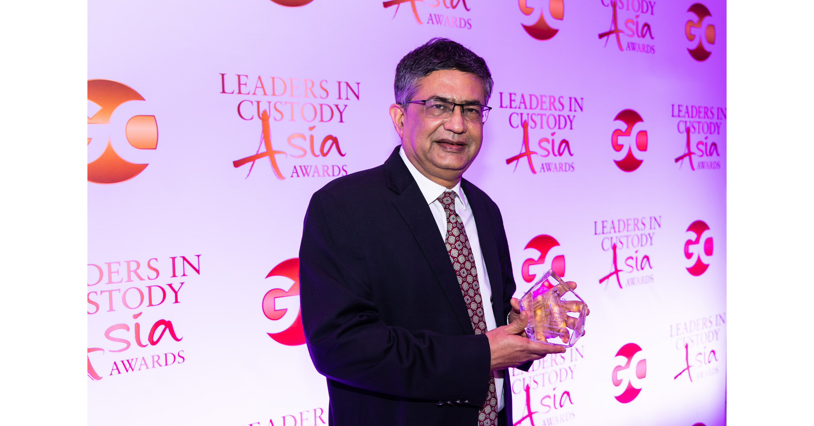 Shri Ashishkumar Chauhan, MD & CEO, NSE honored with Lifetime Achievement award by Global Custodian in Singapore