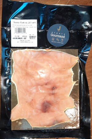 Absence d'informations nécessaires à la consommation sécuritaire du saumon fumé du Jolivent, préparé et vendu par l'entreprise Domaine Jolivent