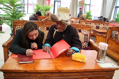 Villagers discuss local affairs at the Dangqun Teahouse in Thangoche Village, Qiongjie County in Tibet Autonomous Region, on April 20, 2022 (XIONG QIFAN)