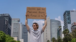 "¿Quieren que los mexicanos dejen de fumar, o no?"