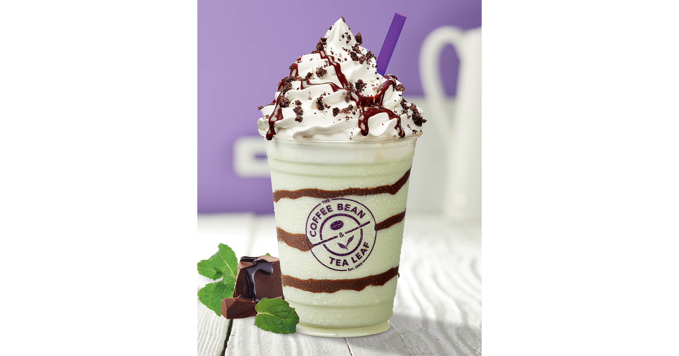 The Coffee Bean & Tea Leaf® - Matcha Green Tea Ice Blended® drink