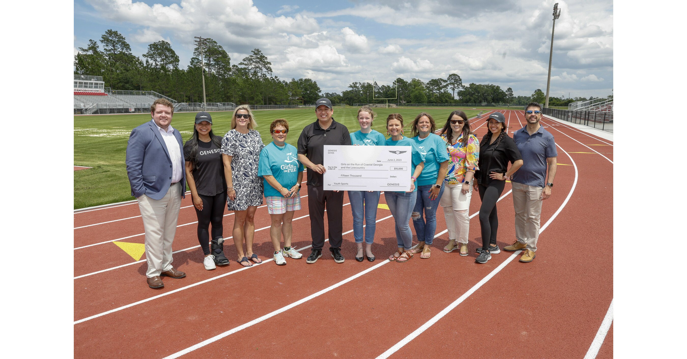 Genesis는 Savannah의 지역 청소년 비프로 선수들에게 $30,000를 기부합니다.