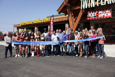 Twin Peaks executive leadership team and franchise partners Avalanche Food Group celebrated the grand opening of the brand's 100th location and newest lodge in the Indianapolis suburb of Greenwood on June 2.